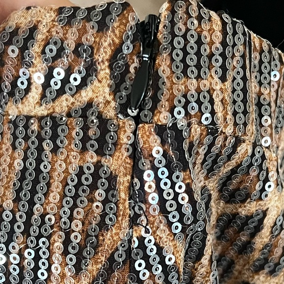 NWOT Lulumari Leopard Sequin Mini Skirt Size M - Picture 4 of 6